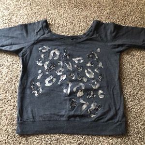 Long sleeve sweatshirt type shirt from vanity.